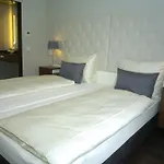 Europa Style 4* Frankfurt nad Mohanem